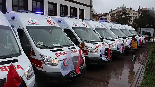 9 ambulans törenle hizmete girdi