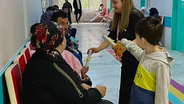 'Dünya Çocukluk Çağı Kanser Günü' Farkındalığı
