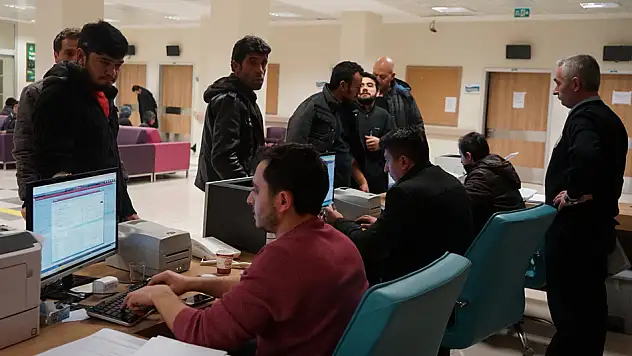 53 inşaat işçisi, yemekten zehirlendi