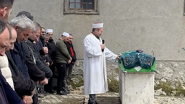 Herkesi Gözyaşlarına Boğdu: İmam Ayakta Durmakta Güçlük Çekti