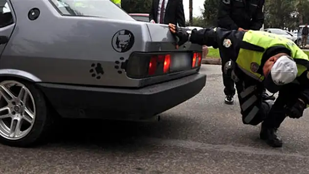 95 SÜRÜCÜYE DUMAN VE GÜRÜLTÜ CEZASI
