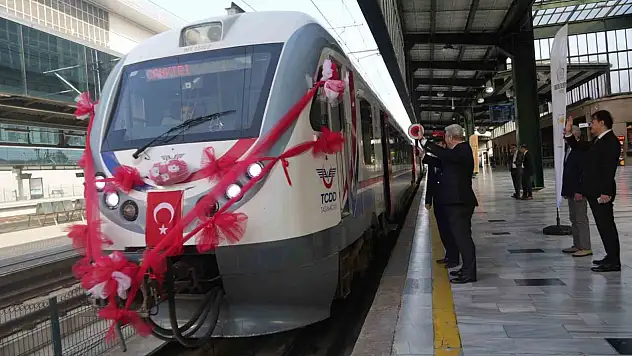 'Tenezzüh Treni', 90 Yıl Sonra 'Tuz Ekspresi' Olarak Çankırı Seferlerine Başladı