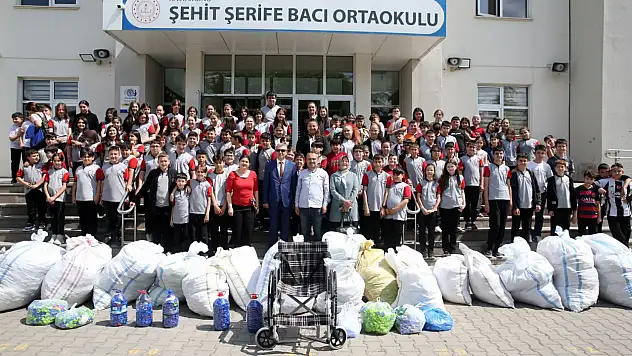 1 Yıl Boyunca 30 Torba Topladılar