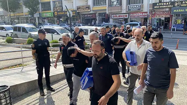 10 Milyon Liralık 'Change' Vurgununda 8 Şüpheli Adliyede