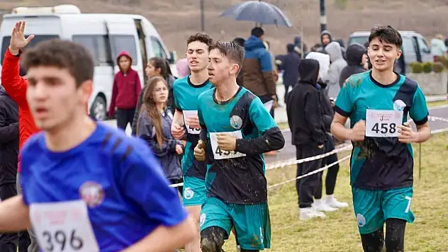 14 Farklı İlden Gelen Sporcular BARÜ'de Ter Döktü