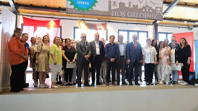 140 kursiyer düzenlenen törenle belgelerini aldı