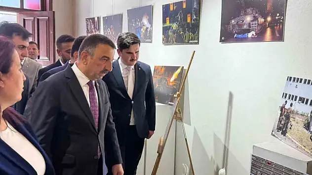 15 Temmuz Sergisi Zonguldak'ta Ziyarete Açıldı