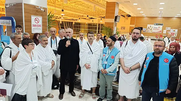 169 Kişilik Umre Kafilesi Dualarla Uğurlandı