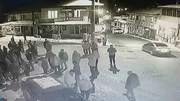 17 Yaşındaki Çocuk, Husumetlisini Silahla Vurdu!