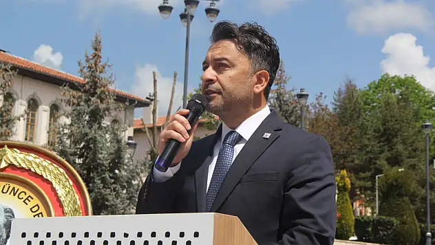 19 Mayıs'ta Cumhuriyet Vurgusu