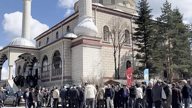 2 Bin Fidan Dakikalar İçerisinde Tükendi