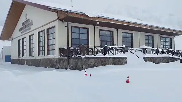 Keltepe Kayak Merkezinde Kar Kalınlığı 40 Santimetreye Ulaştı