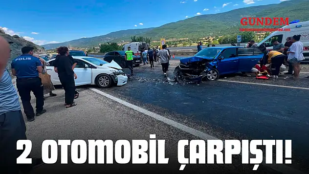 2 Otomobil Çarpıştı!