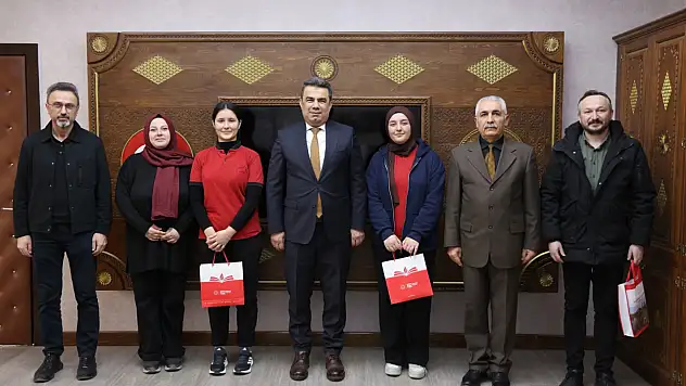 2. Uluslararası Gastronomi Ve Aşçılık Bölge Yarışmasında İkinci Olan Öğrenciler İl Millî Eğitim Müdürü Gümüş'ü Ziyaret Etti
