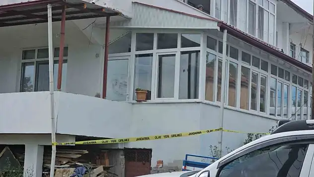 28 yaşındaki genç evinde ölü bulundu, kız arkadaşı gözaltında