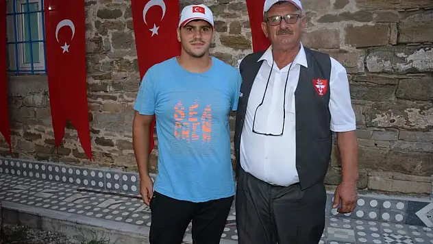 30 Yıldır Yaptığı Cazgırlık Mesleğini Oğluna Aşılıyor