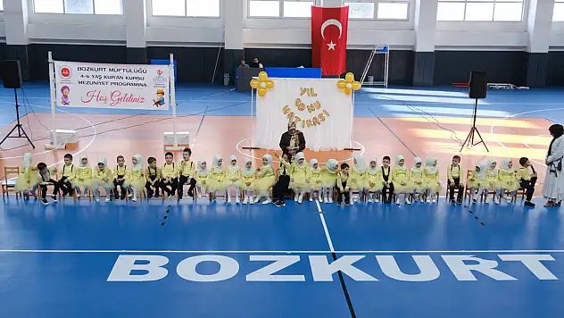 4-6 Yaş Kur'an Kursu Öğrencilerinden Mezuniyet Coşkusu