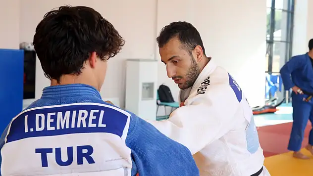 4 Ameliyata Rağmen Judoyu Bırakmadı