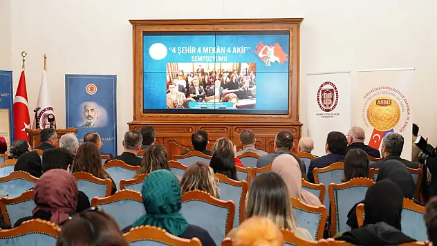 4 Şehir 4 Mekân 4 Âkif Sempozyumu Başladı