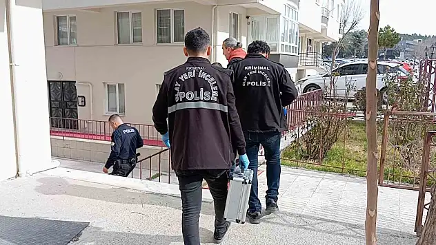 5. Kattan Düşen Genç Kız Ağır Yaralandı