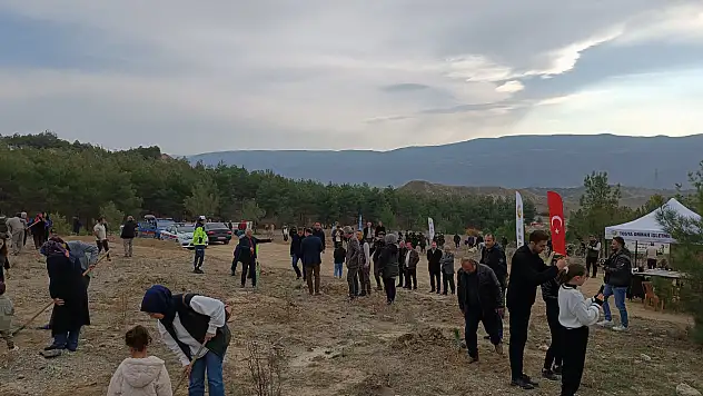 500 Fidan Toprakla Buluşturuldu