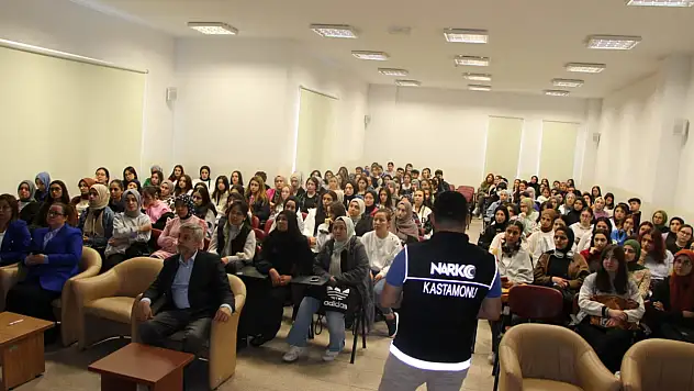 502 Genç Daha Bilinçlendirildi