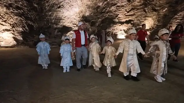 530 yıllık gelenek yerin 150 metre altında yaşatıldı