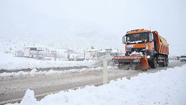 63 Köy Yolunda Çalışmalar Sürüyor