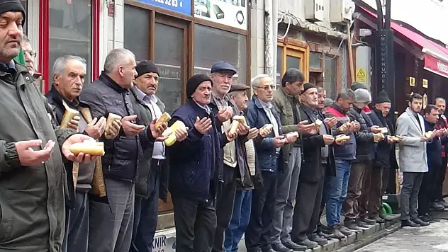 7 Asırdır Dua Ediyorlar