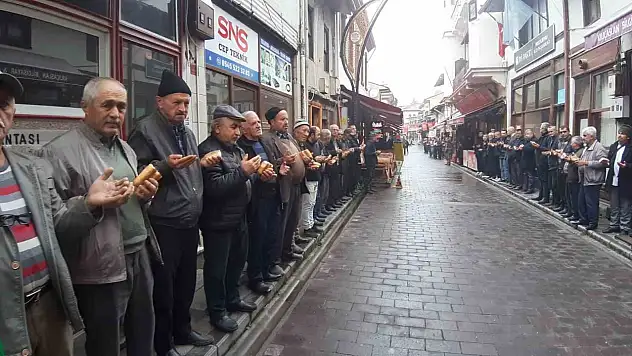 7 Asırlık Gelenek, Yağmur Altında Gerçekleşti