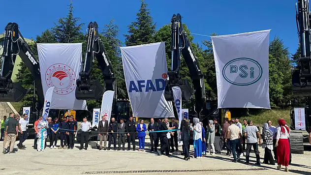 7 Ekskavatör Hizmete Alındı