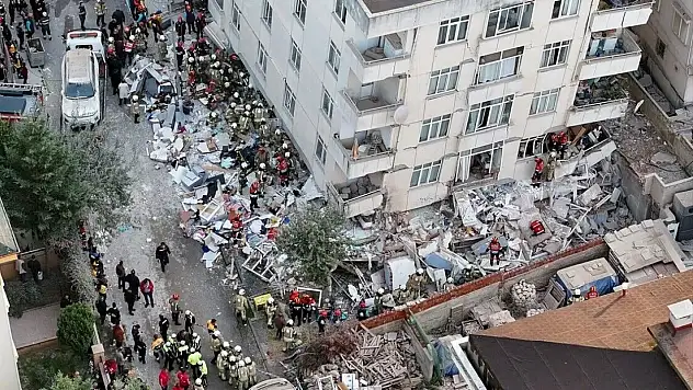 7 Katlı Binada Kısmi Çökme Meydana Geldi
