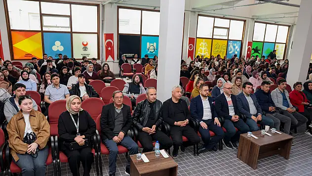 '7 Kemerli Bir Zaman Geçidi' Öğrencilerle Buluştu