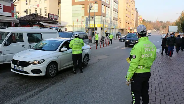 771 sürücüye, 1 milyon 731 bin 629 lira para cezası
