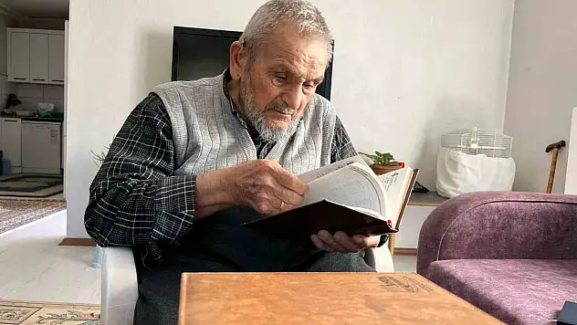 Tuttuğu Günlükler Adeta Tarih Ansiklopedisi