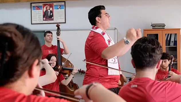 A Milli Futbol Takımı Beste Yarışmasında 'Bizim Çocuklar' Birinci Oldu