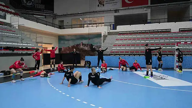 A Milli Kadın Hentbol Takımı, Çekya Maçının Hazırlıklarını Kastamonu'da Sürdürdü