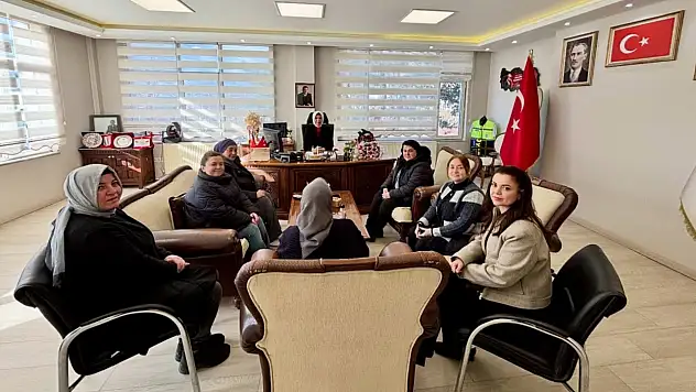 Abana'da Kadın Esnafların 8 Mart Kadınlar Günü Kutlandı