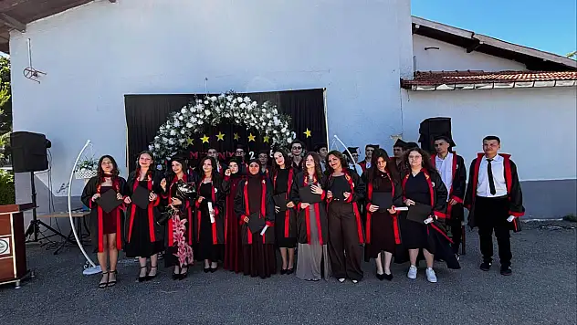 Abana'da Lise Mezuniyet Heyecanı Yaşandı