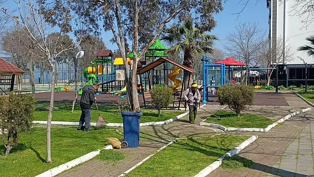 Abana'da Park Ve Sokaklarda Temizlik Çalışmaları Sürüyor