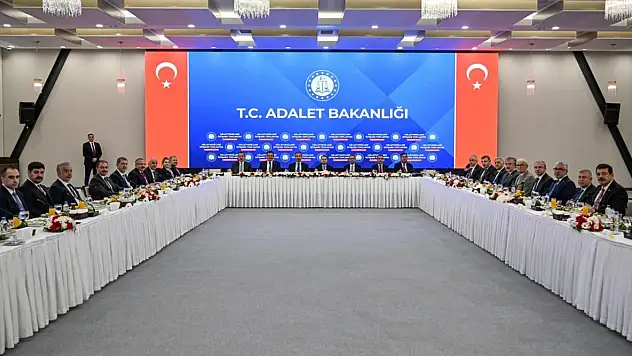 Adalet Bakanı Gürlek, Karadeniz Bölgesi Milletvekilleriyle Bir Araya Geldi