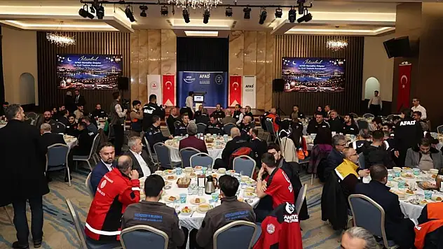 AFAD Akredite Ekipleri Ve Sivil Toplum Kuruluşları, İstanbul'da İftar Programında Buluştu