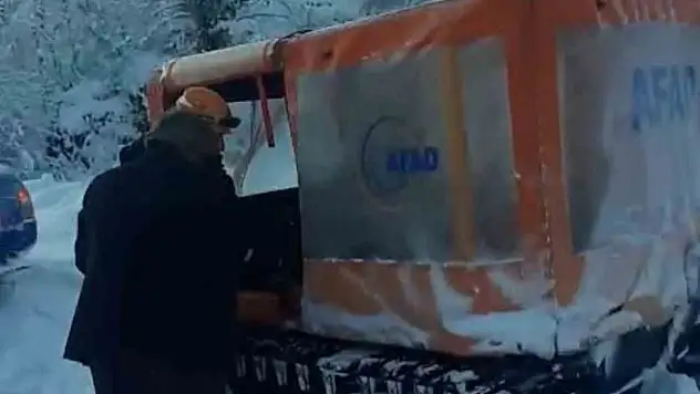 AFAD, kemoterapi hastasını Kar Engelini Aşarak Hastaneye Ulaştırdı