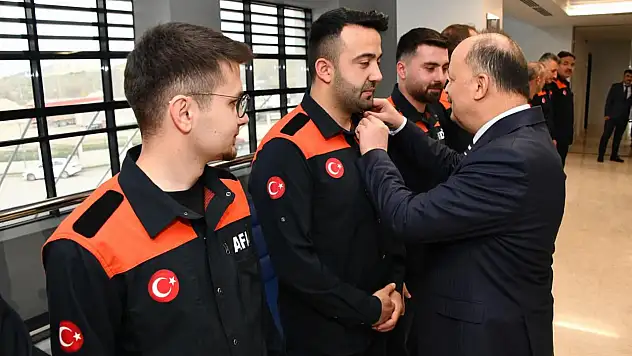 AFAD Personeline Yeni Rütbeleri Takdim Edildi