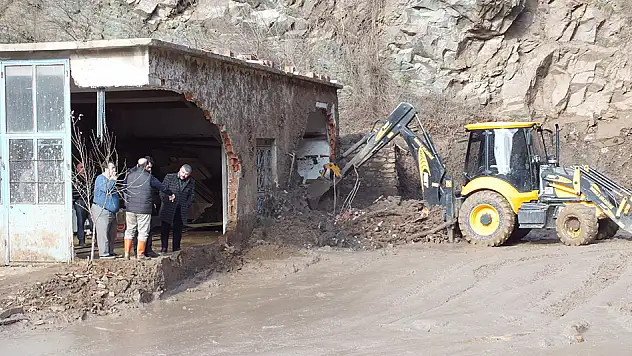 AFAD'dan 25 işyeri ile 5 konuta tahliye kararı