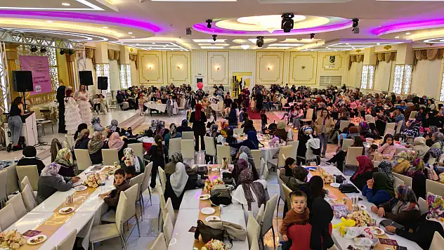 Ağlı'da Anneler Günü Coşkusu
