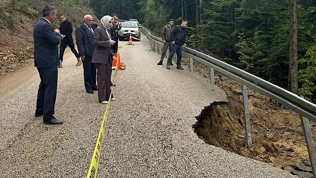 Ağlı'da Yol Çöktü!