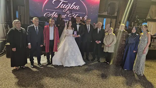 Ahmet Hamdi İle Tuğba Evlendi