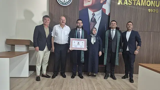 Ahmet Serdar Sipahi Cübbesini Giydi