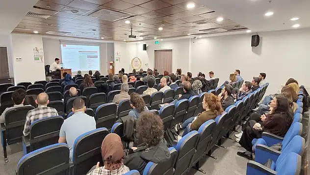 Aile Hekimlerine Yönelik Eğitimler Devam Ediyor